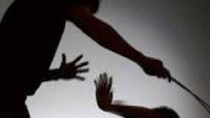 کراچی میں استاد کا طالبعلم پر بدترین تشدد
