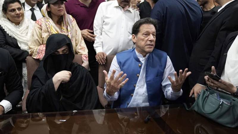 عمران خان کو 14 سال، بشریٰ بی بی کو 7 سال قید و جرمانہ، 190 ملین پاؤنڈ کیس کا تحریری فیصلہ