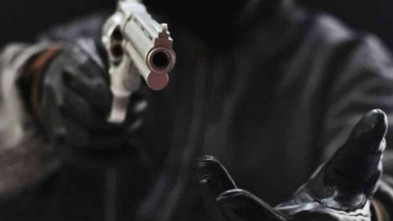 سلامت پورہ میں ڈکیتی کی کوشش، مزاحمت پر شہری زخمی، ڈاکو فرار