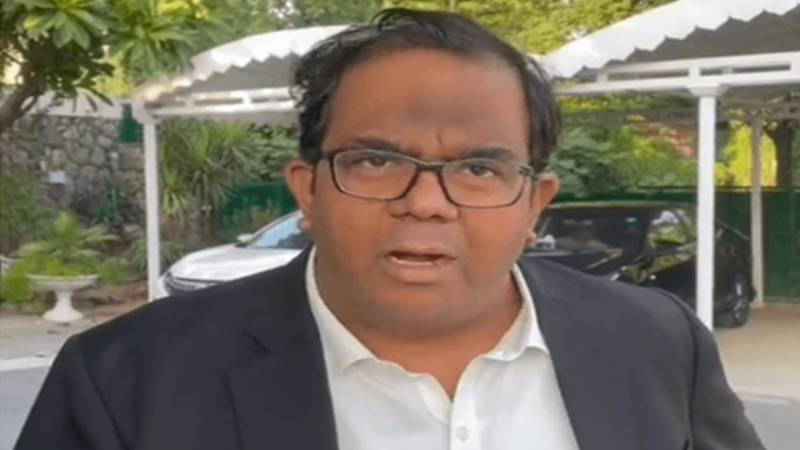 عمران خان پرعزم، کسی دباؤ کے آگے جھکنے کو تیار نہیں: فیصل چوہدری