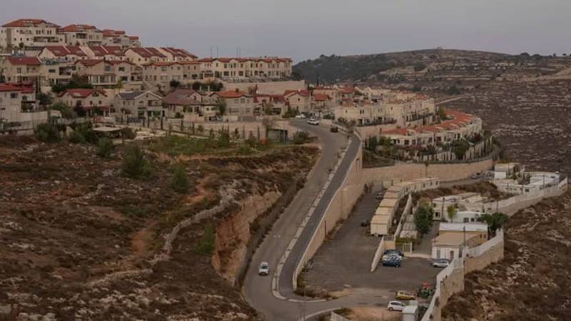 اسرائیلی آباد کاروں کا فلسطینی دیہات پر حملہ، ایک فلسطینی نوجوان شہید