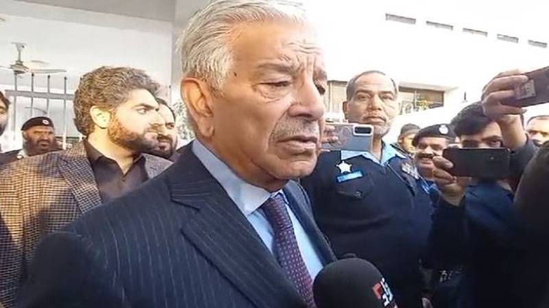 پی ٹی آئی یوٹیوبرز کی پیش گوئی پر ردعمل، بانی کی رہائی کا اعلان نہ ہونے پر تبصرہ:خواجہ آصف