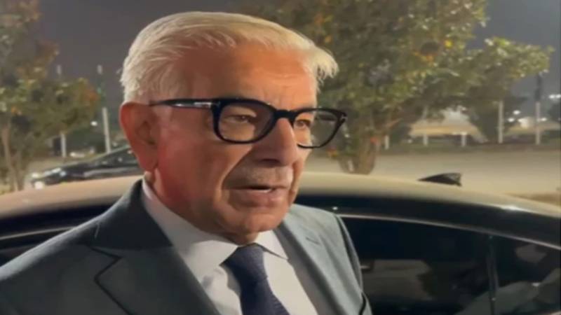 پی ٹی آئی کے اراکین اپنے لیڈر کے ساتھ مخلص نہیں ہیں:خواجہ آصف