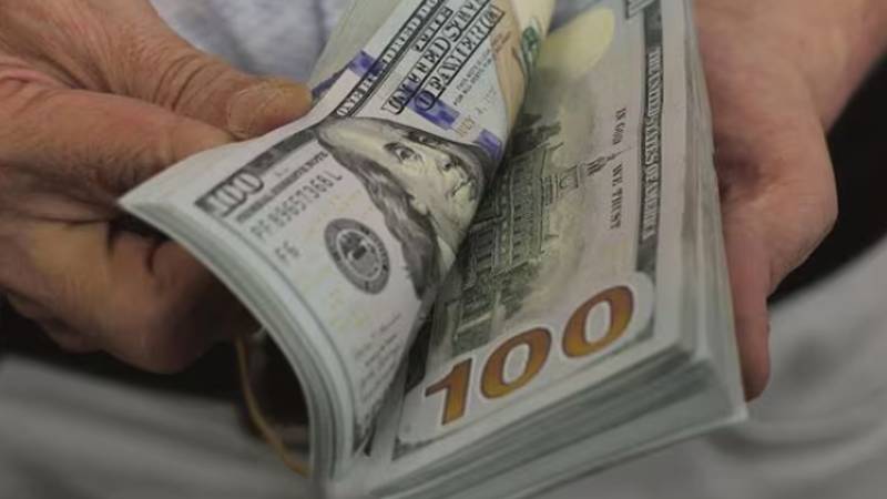 انٹربینک میں ڈالر کمی