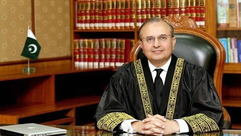 وفاقی حکومت نے جسٹس منصور علی شاہ کے فل کورٹ تشکیل دینے کے حکم کو چیلنج کرنے کا فیصلہ کیا