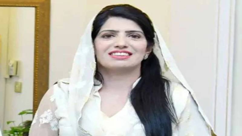 سڑکوں کی سیاست کریں گے، تصادم نہیں مفاہمت چاہیے:عالیہ حمزہ