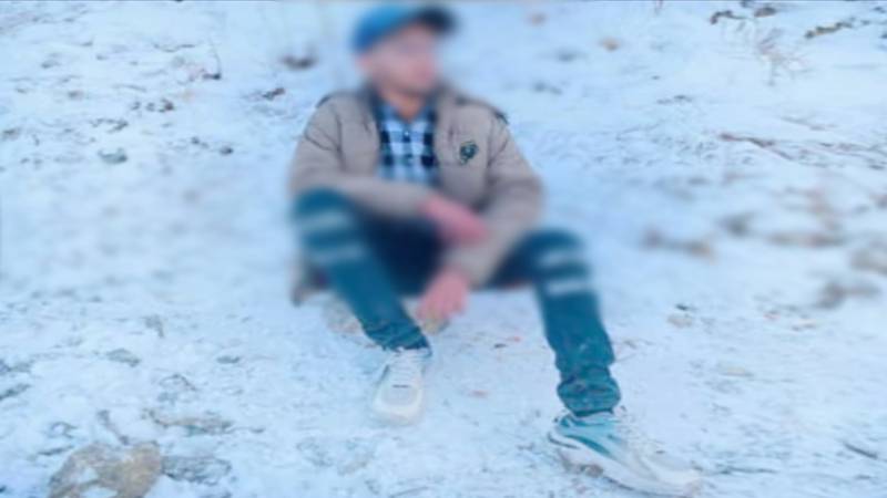 ٹک ٹاک بناتے ہوئے نوجوان کی پستول سے گولی لگنے سے موت