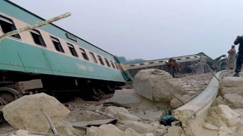 شالیمار ایکسپریس حادثے کی تحقیقات: ڈرائیور کی غفلت کو وجہ قرار