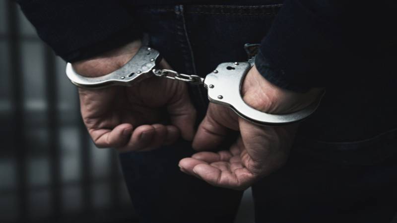 دلہن کے روپ میں شہریوں کو لوٹنے والا 4 رکنی ڈکیت گینگ گرفتار