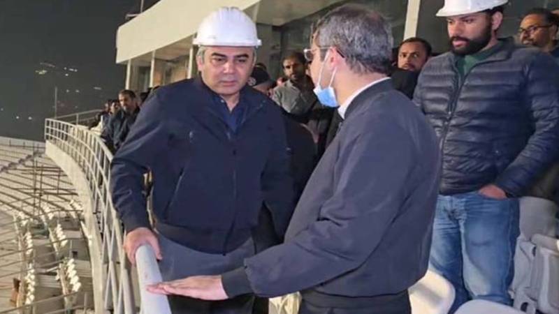 چیئرمین پی سی بی محسن نقوی علی الصبح قذافی اسٹیڈیم پہنچ گئے
