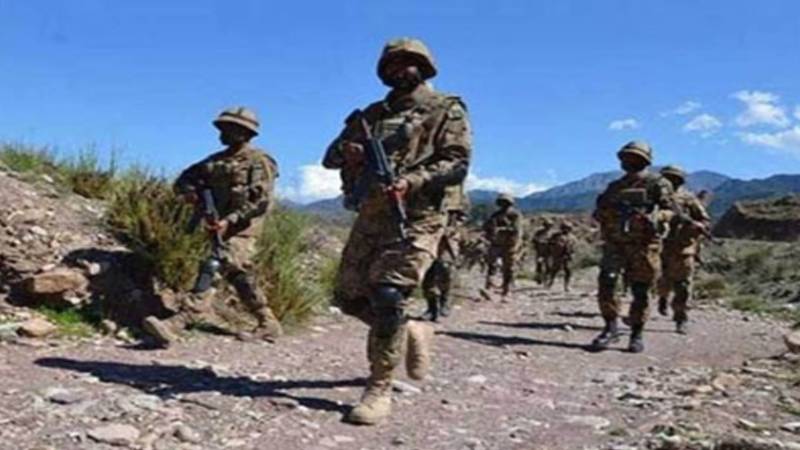 قلات میں دہشت گردوں کے خلاف آپریشن، 12 ہلاک، 18 جوان شہید