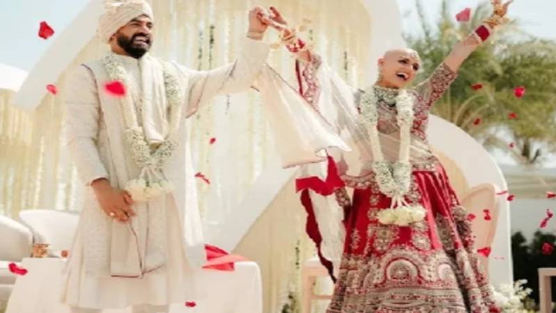 گنجی دُلہن کی خود اعتمادی نے سوشل میڈیا پر دھوم مچادی