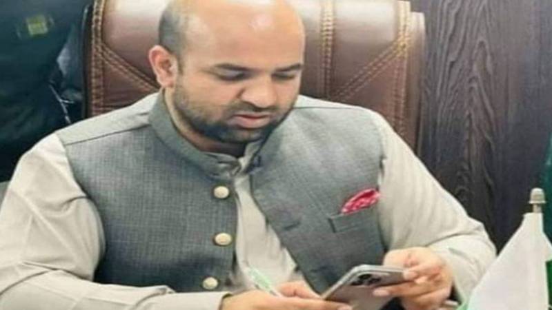 لیپ ٹاپ سکیم کے تمام لنکس جعلی ہیں، نوجوان محتاط رہیں:وزیر تعلیم