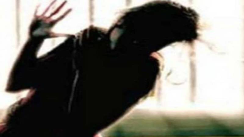 لاہور: موٹر سائیکل سواروں کا 2 خواتین پر تیزاب پھینکنے کا واقعہ