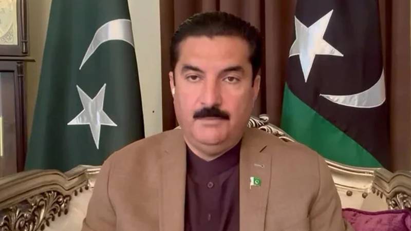 کیا دیگر قیدیوں کو بانی پی ٹی آئی کی طرح دیسی مرغوں کی سہولت دستیاب ہے؟ گورنر کے پی فیصل کریم کنڈی