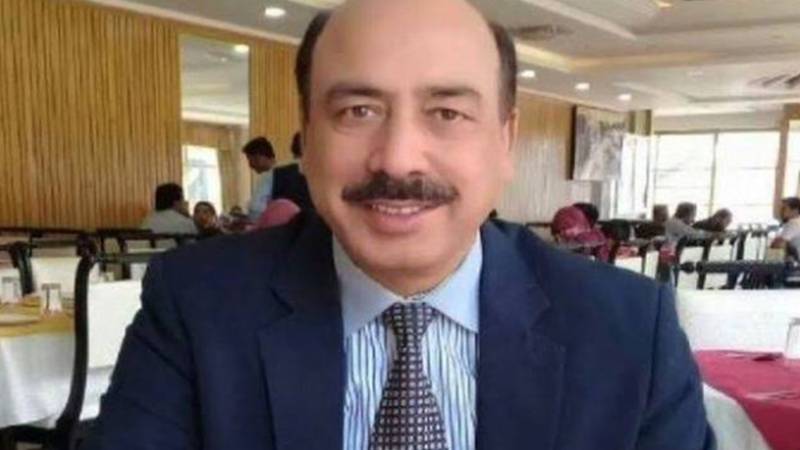 سابق جج ارشد ملک کی اہلیہ کی پنشن کیس، رجسٹرار لاہور ہائیکورٹ کو نوٹس