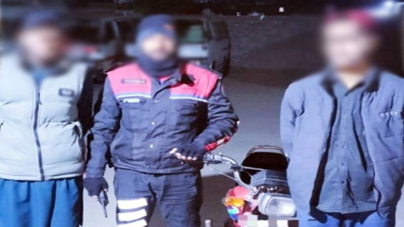 لاہور میں 50 وارداتیں کرنے والا گینگ پولیس کے ہتھے چڑھ گیا
