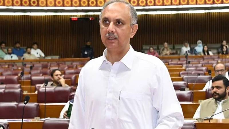 قومی اسمبلی میں عمر ایوب کی تقریر پر حکومتی ارکان کی شدید نعرے بازی