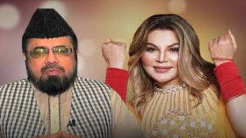 پاکستانی زمیندار کی راکھی ساونت کو مفتی قوی سے شادی کے بدلے 35 کروڑ کے تحائف کی پیشکش