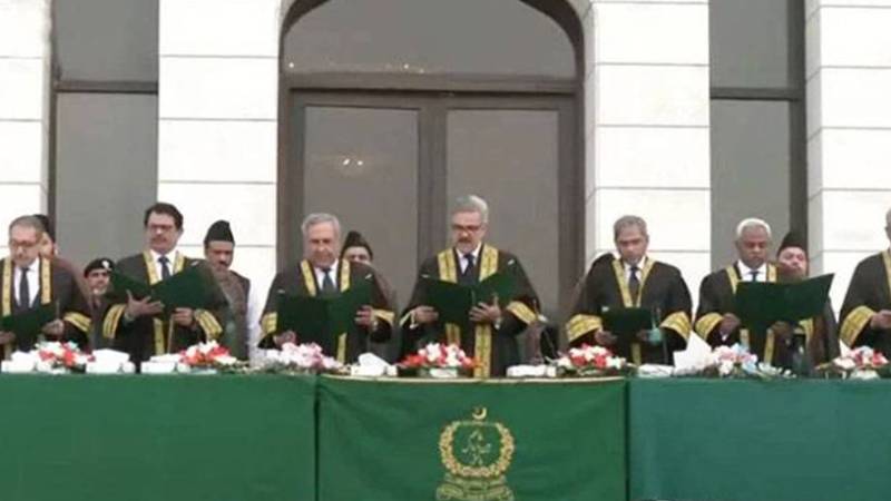 چیف جسٹس یحییٰ آفریدی نے سپریم کورٹ کے 6 نئے ججوں سے حلف لیا