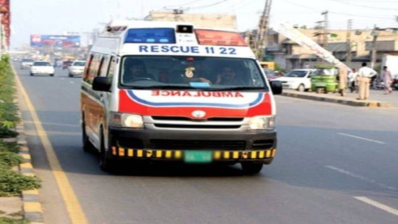 سیہون کے قریب خوفناک حادثہ، 2 کاروں کے تصادم میں 5 افراد جاں بحق، 6 زخمی