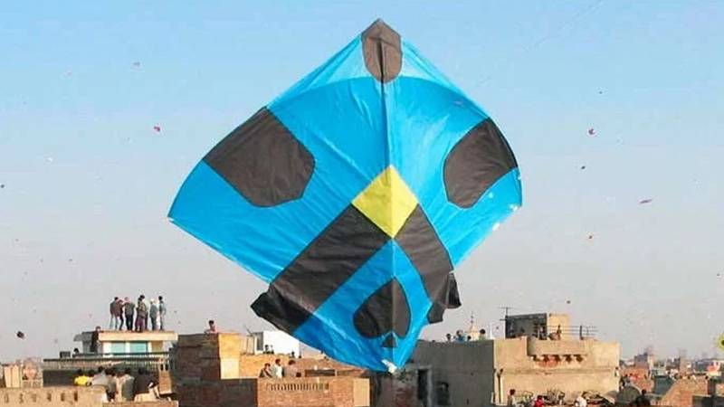 راولپنڈی: پولیس کی کارروائی، 100 پتنگ باز اور 2 آن لائن سپلائر گرفتار