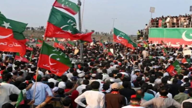 پی ٹی آئی رہنما شوکت یوسفزئی نے حکومت کے خلاف بڑی تحریک کے آغاز کا وقت بتا دیا