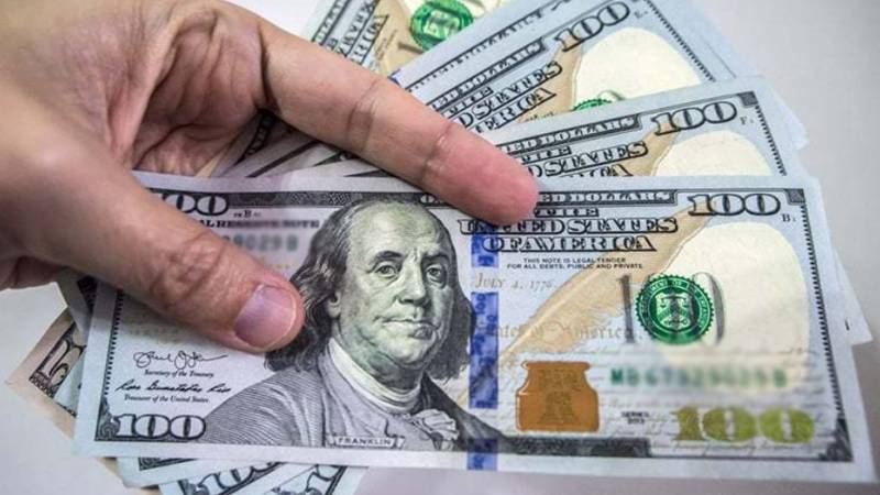 انٹر بینک میں ڈالر مستحکم، اسٹاک ایکسچینج میں 387 پوائنٹس کی کمی