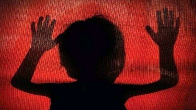 راولپنڈی: 20 روپے کی چاکلیٹ پر بچی کے قتل کیس میں میاں بیوی کا 4 روزہ جسمانی ریمانڈ منظور