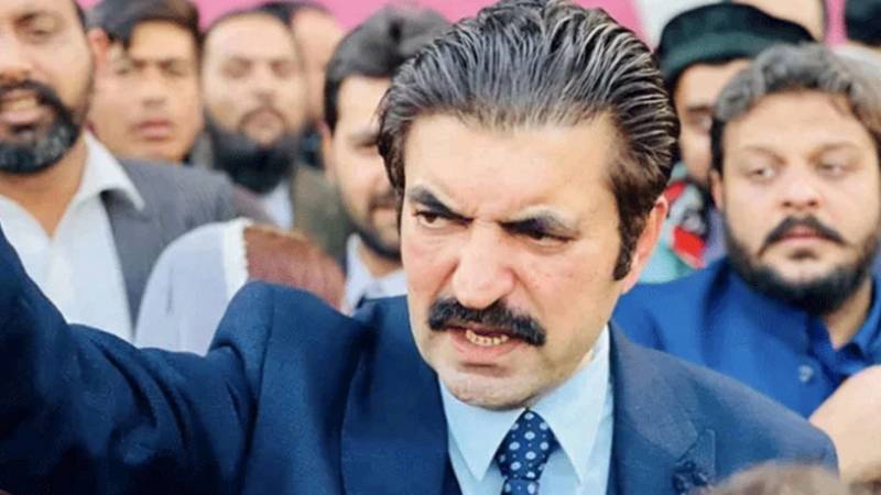 نواز شریف کو غلط نکالا گیا، پی ٹی آئی کا کوئی کردار نہیں تھا:شیر افضل مروت