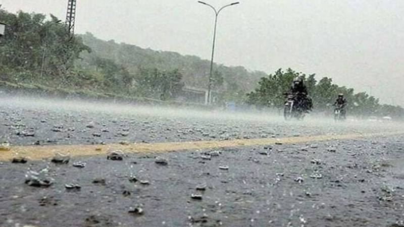 لاہور میں خنکی میں اضافہ، بارش کے امکانات محدود