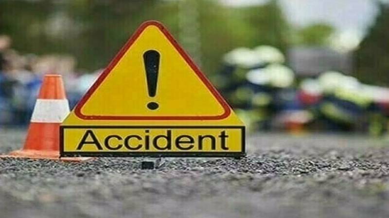 مصطفی آباد: تیز رفتار کار کی ٹکر سے نوجوان جاں بحق، 3 زخمی