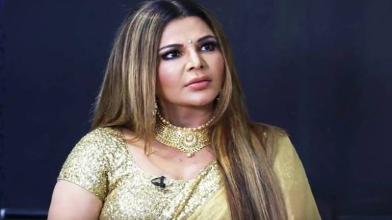 راکھی ساونت کو پولیس کا سمن، متنازع بیانات اور یوٹیوب شو میں شرکت پر طلبی