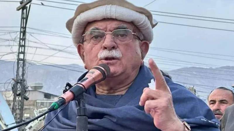 جیلوں میں ہزاروں لوگ محض جلوس نکالنے پر قید ہیں، محمود خان اچکزئی