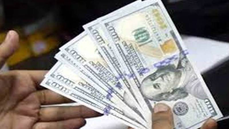 ڈالر کی قیمت میں معمولی اضافے کا سامنا
