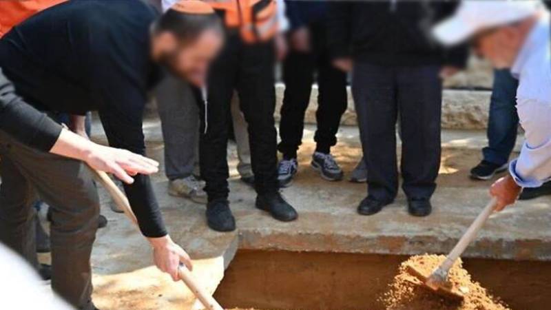 7 اکتوبر حملوں میں اغوا کی گئی ماں اور بچوں کی اسرائیل میں اجتماعی تدفین