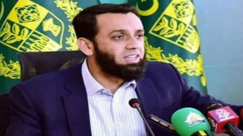 رمضان پروگرام کے لیے خاتون اینکر کی بھرتی پر وزیر اطلاعات کو تنقید کا سامنا
