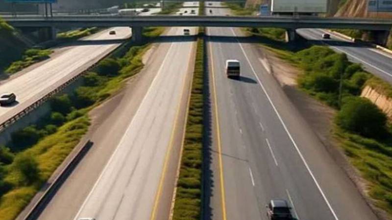 موٹروے پر تیز رفتاری؛ پہلی ایف آئی آر درج، ڈرائیور گرفتار
