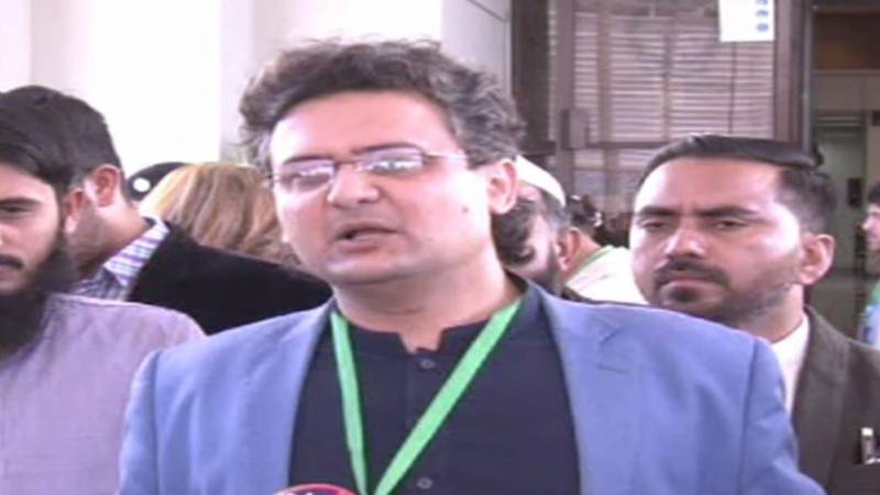 پشاور ہائی کورٹ نے فیصل جاوید کو طیارے سے آف لوڈ کرنے کی درخواست پر ڈائریکٹر ایف آئی اے کو ذاتی حیثیت میں طلب کر لیا