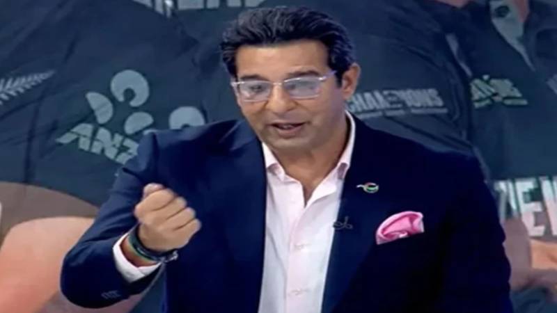 وسیم اکرم کا پاکستان ٹیم کے کیلے کھانے پر طنز، مداحوں کی جانب سے شدید ردعمل