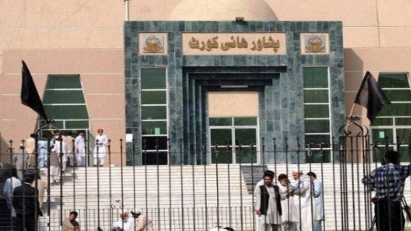 کے پی میں سیکیورٹی کی خراب صورتحال؛ پشاور ہائیکورٹ نے وفاقی و صوبائی حکومتوں کو نوٹس جاری کر دیا