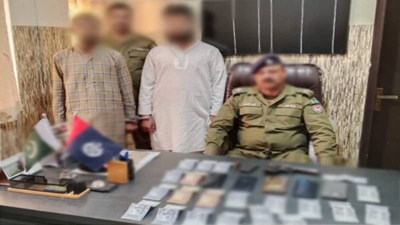 اسپتالوں میں مریضوں کے لواحقین سے موبائل چھیننے والے گینگ کے 2 کارندے گرفتار
