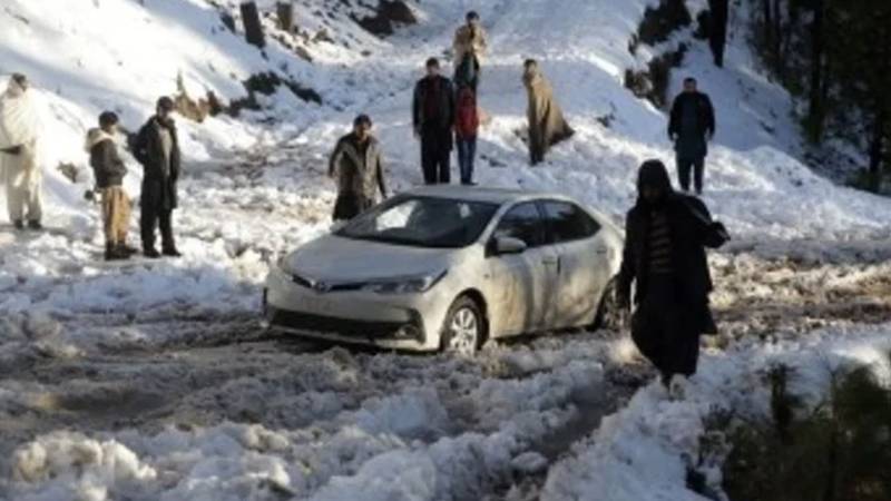 وادیٔ نیلم میں موسمی حالات کا اثر، بارش، برف باری اور بجلی کی بندش