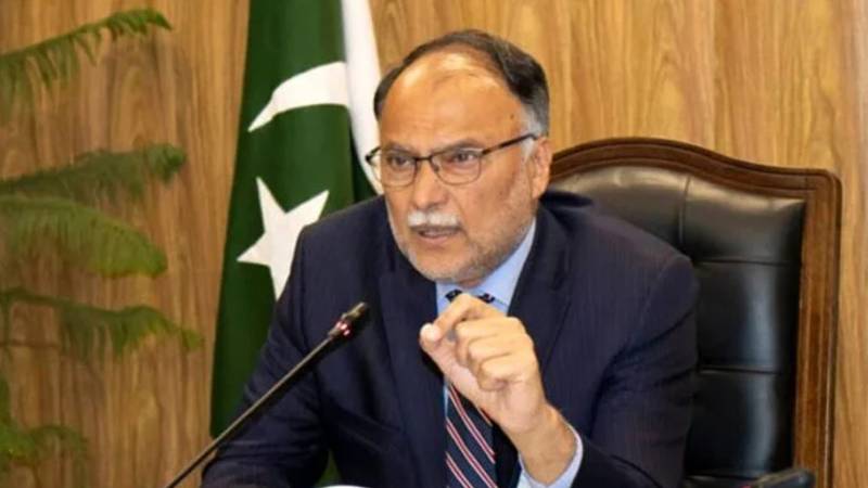 آج وزیراعلیٰ کے پی علی امین گنڈاپور کے ساتھ بہت مفید بات چیت ہوئی: احسن اقبال