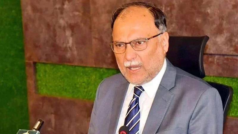 جعفر ایکسپریس کے واقعے کے بعد انتشار سے بچنے کی ضرورت ہے: احسن اقبال