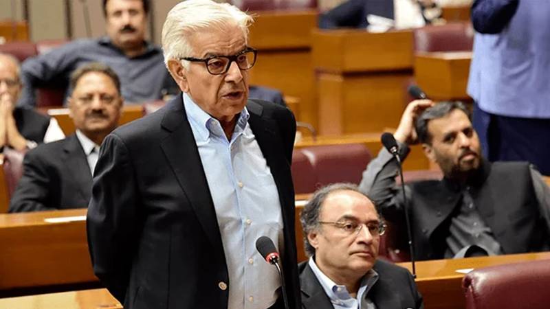 کوئی شرم کوئی حیا ہوتی ہے، اپوزیشن عمران کے بجائے پاکستان کی بقا کی جنگ لڑے: خواجہ آصف