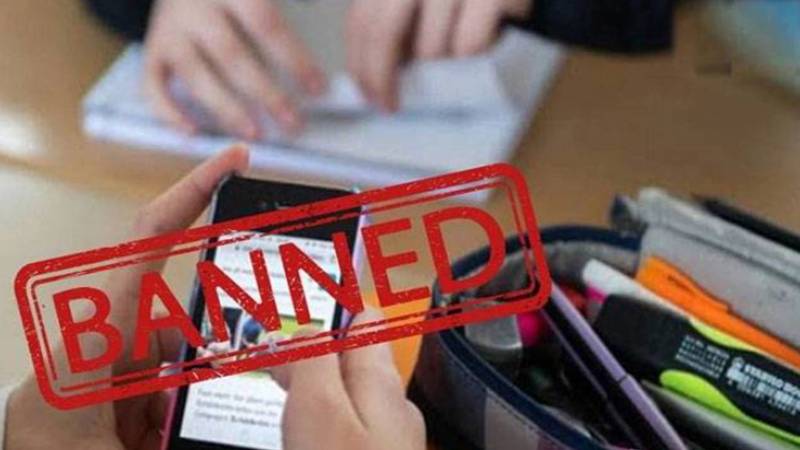 کالجز میں دوران کلاسز اساتذہ اور طلبہ کے موبائل فون استعمال پر پابندی عائد