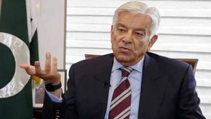 بانی پی ٹی آئی پاکستان کے ساتھ نہیں کھڑے:خواجہ آصف کا دو ٹوک بیان