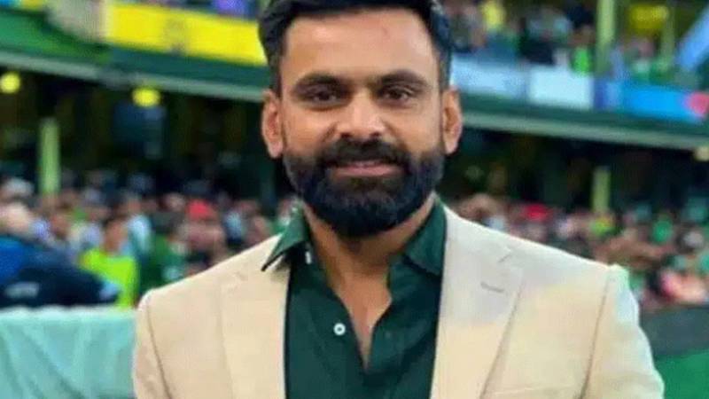 محمد حفیظ نے 90 کی دہائی کے کھلاڑیوں کے حوالے سے اپنے بیان کی وضاحت دی