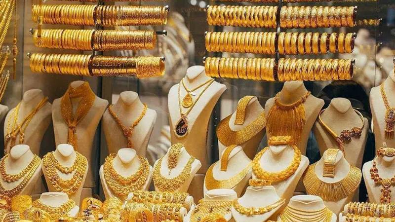 پاکستان میں سونے کی قیمت میں کمی، ایک تولہ 2 ہزار روپے سستا
